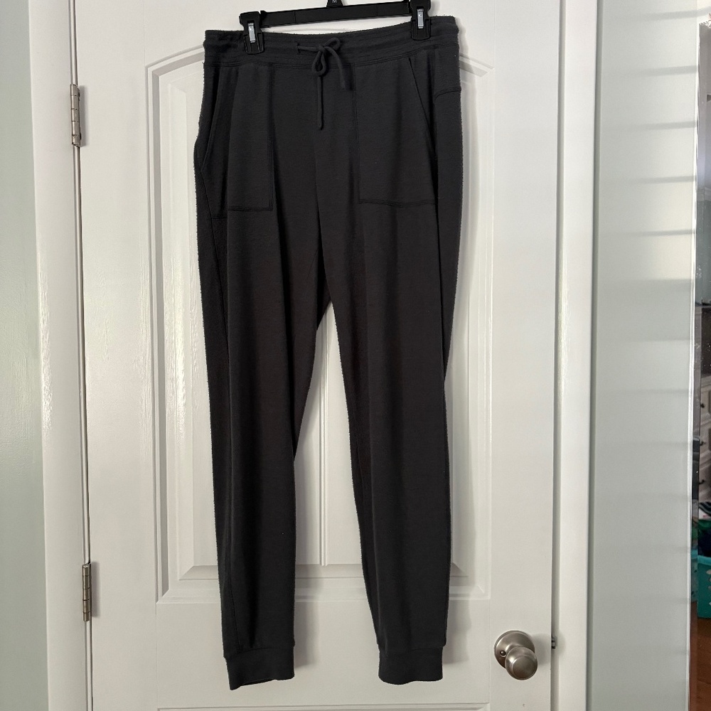 Alo Yoga joggers